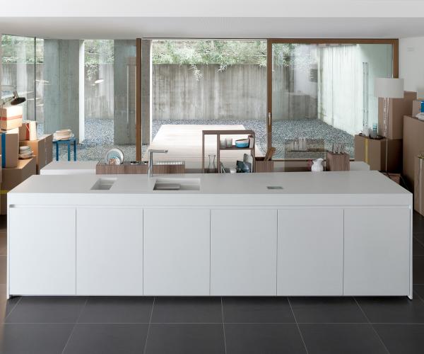 white and wood kitchen